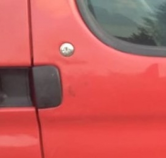2002 model citroen berlingo 1.9 çıkma sağ ön kapı kolu.