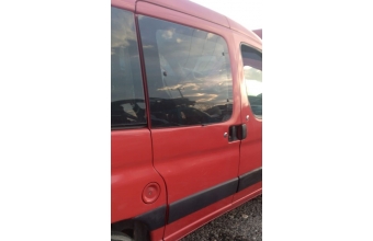 2002 model citroen berlingo 1.9 çıkma sağ sürgülü kapı kapı.