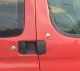 2002 model citroen berlingo 1.9 çıkma sağ takım kapı kolu.