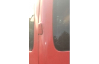 2002 model citroen berlingo 1.9 çıkma sol bagaj kapısı menteşesi.