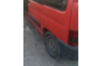 2002 model citroen berlingo 1.9 çıkma sol çamurluk.