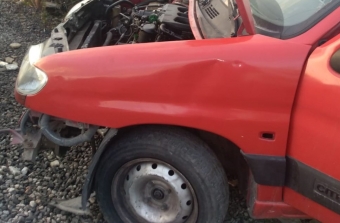 2002 model citroen berlingo 1.9 çıkma sol ön çamurluk.