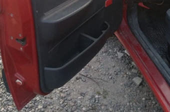 2002 model citroen berlingo 1.9 çıkma sol ön kapı cebi.