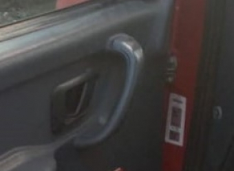 2002 model citroen berlingo 1.9 çıkma sol ön kapı iç kolu.