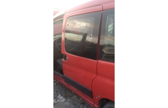2002 model citroen berlingo 1.9 çıkma sol sürgülü kapı.