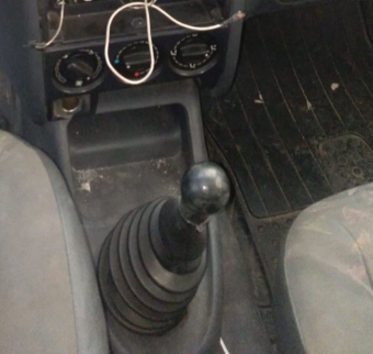 2002 model citroen berlingo 1.9 çıkma vites konsolu.