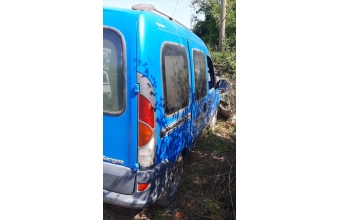 2002 model renault kangoo express 1.9 çıkma sağ takım kapı