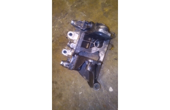 2003-2010 volkswagen transporter t5 2.5 çıkma motor alt kulağı.