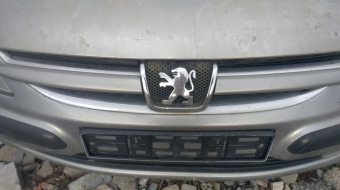 2003 model peugeot 2.2 benzinli çıkma ön panjur arma.