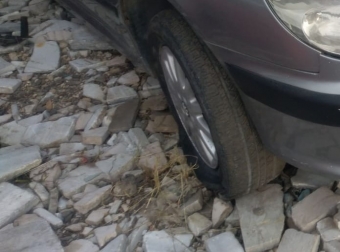 2003 model peugeot 607 2.2 benzinli çıkma sağ ön jant lastik.