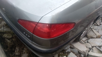 2003 model peugeot 607 2.2 benzinli çıkma sağ stop lambası.