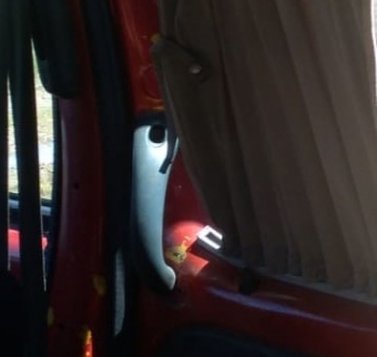 2003 model renault kangoo 1.9 çıkma sağ sürgü kapı iç kolu