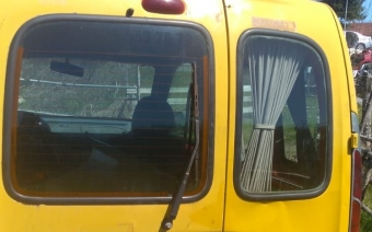 2003 model renault kangoo 1.9 çıkma takım bagaj kapağı camı