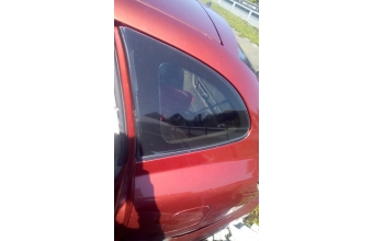 2004 kia rio çıkma sol arka kelebek camı.