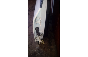 2004 model peugeot 307 1.4 hdi çıkma sağ arka kapı menteşe