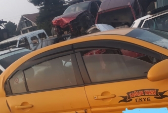 2005 2019 model hyundai accent era çıkma sağ takım kapı camı.