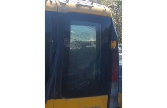 2005 model fiat doblo 1.9 jtd çıkma sağ bagaj kapağı camı