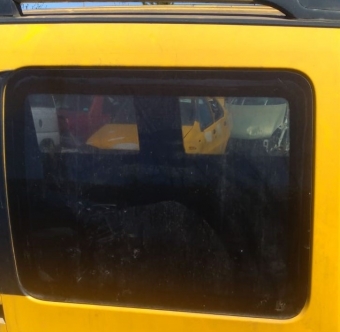2005 model fiat doblo 1.9 jtd çıkma sağ sürgülü kapı camı