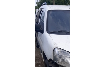 2006 model peugeot partner 1.9 çıkma sağ ön kapı