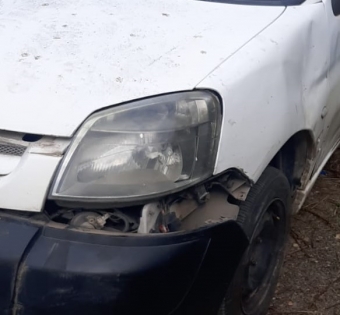 2006 model peugeot partner 1.9 çıkma sol far
