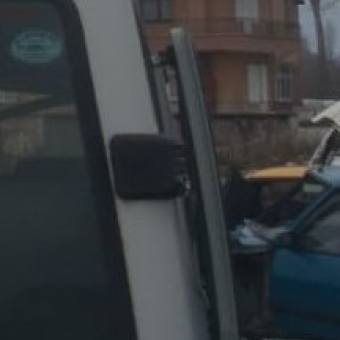 2008 model bmc megastar çıkma sağ bagaj menteşe