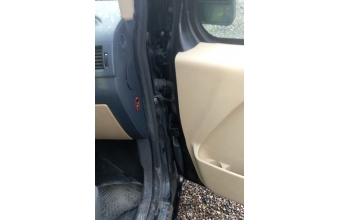 2008 model ford connect 1.8 dizel çıkma sağ ön kapı menteşesi