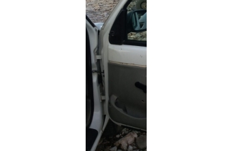 2008 model renault kangoo 1.5 çıkma sağ ön kapı menteşesi.