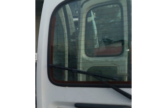 2008 model renault kangoo 1.5 çıkma sol bagaj kapağı camı.