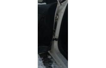 2008 model skoda roomster 1.4 dizel çıkma sol ön kapı menteşe