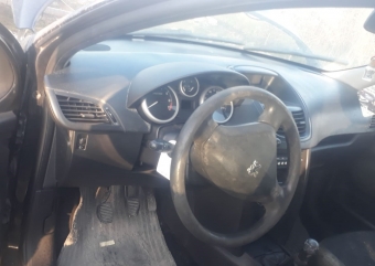 2009 model peugeot 207 1.4 benzinli çıkma dolu göğüslük