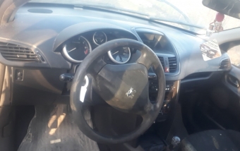 2009 model peugeot 207 1.4 benzinli çıkma göğüslük torpido