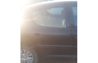 2009 model peugeot 207 1.4 benzinli çıkma sağ arka kapı