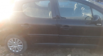 2009 model peugeot 207 1.4 benzinli çıkma sağ yan panel
