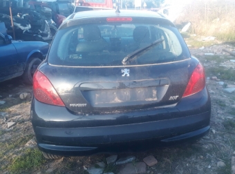 2009 model peugeot 207 1.4 benzinli kesme arka kasa