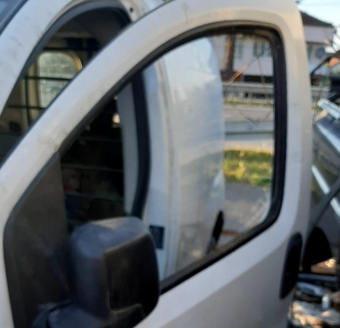 2009 model peugeot bipper 1.4 hdi çıkma sol ön kapı camı