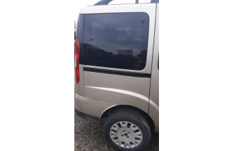 2011 model fiat doblo safeline kesme sağ arka çamurluk