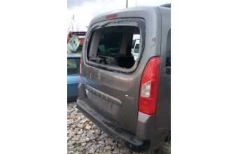 2012 model peugeot partner tepee 1.6 euro 5 çıkma bagaj kapağı