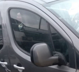 2012 model peugeot partner tepee 1.6 euro 5 çıkma sağ ön kapı camı