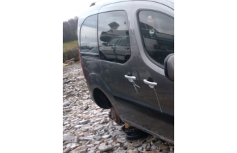 2012 model peugeot partner tepee 1.6 euro 5 çıkma sağ sürgülü dolu kapı