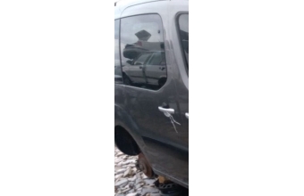 2012 model peugeot partner tepee 1.6 euro 5 çıkma sağ sürgülü kapı