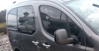 2012 model peugeot partner tepee 1.6 euro 5 çıkma sağ takım camlar