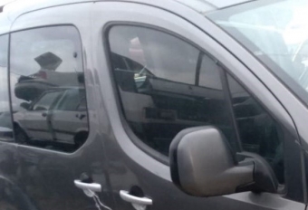 2012 model peugeot partner tepee 1.6 euro 5 çıkma sağ takım kapı camı