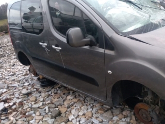 2012 model peugeot partner tepee 1.6 euro 5 çıkma sağ yan panel