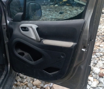 2012 model peugeot partner tepee 1.6 euro 5 sökme sağ ön kapı döşemesi