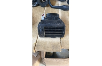 3B0819704A Volkswagen passat B5 ,B5.5 1997-2005 sağ havalandırma ızgarası