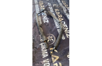 7D1422893E Volkswagen Transporter T4 (2.4,2.5 TDI)orijinal çıkma hidrolik direksiyon yağ hortumudur (genleşme hortumu).