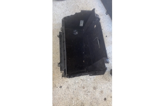 7L6858904, 2002-2010 (Mk1/7L) Volkswagen Touareg İç Trim / Torpido Gözü Haznesi