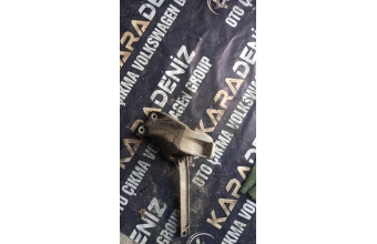8D0199307L Audi: A4 sol ön motor bağlantı braketi