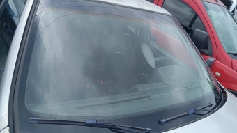 Alfa Romeo 164 ön cam