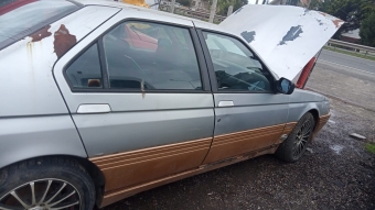 Alfa Romeo 164 sağ kapı camları adet